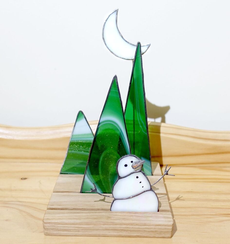 glass-art-snowman-winter-scene8