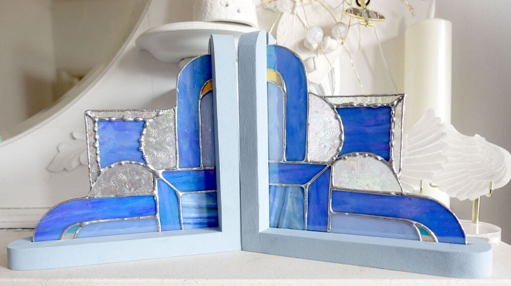 Blue-Bookends-stained-glass-2