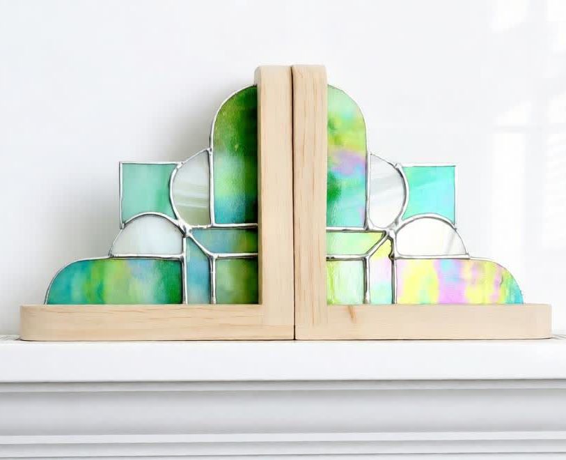 PixVerse_Image_Effect_prompt_place bookends o (2)