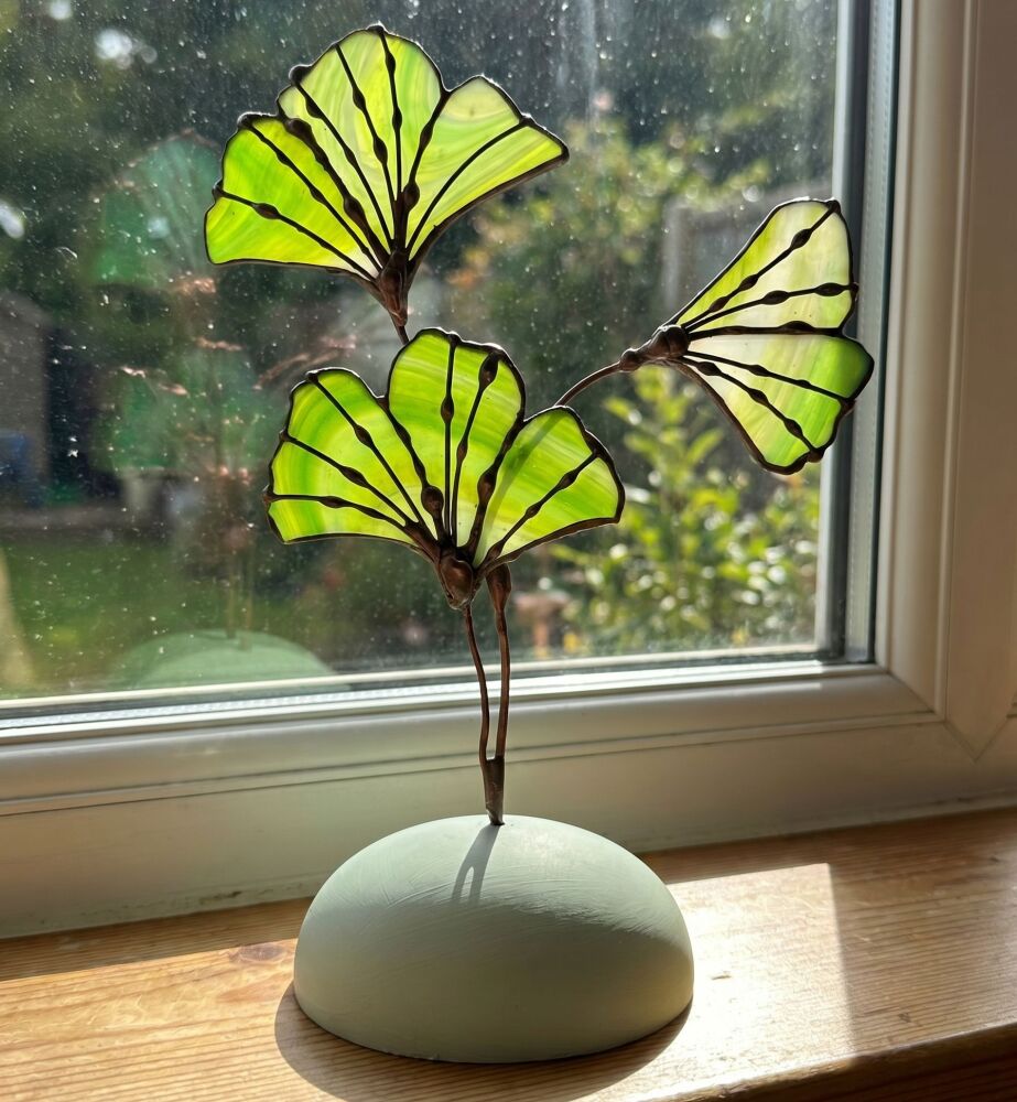 place_ginko_ornament_on_a_202605111243