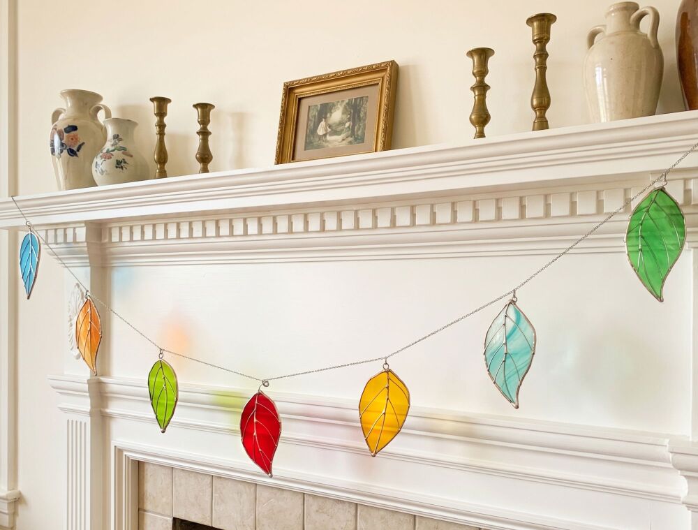 hang_ornament_over_a_Victorian_202605151939