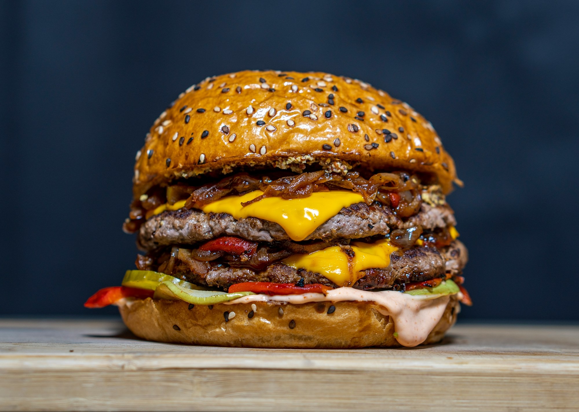 double-patty-cheeseburger-jh5XyK4Rr3Y