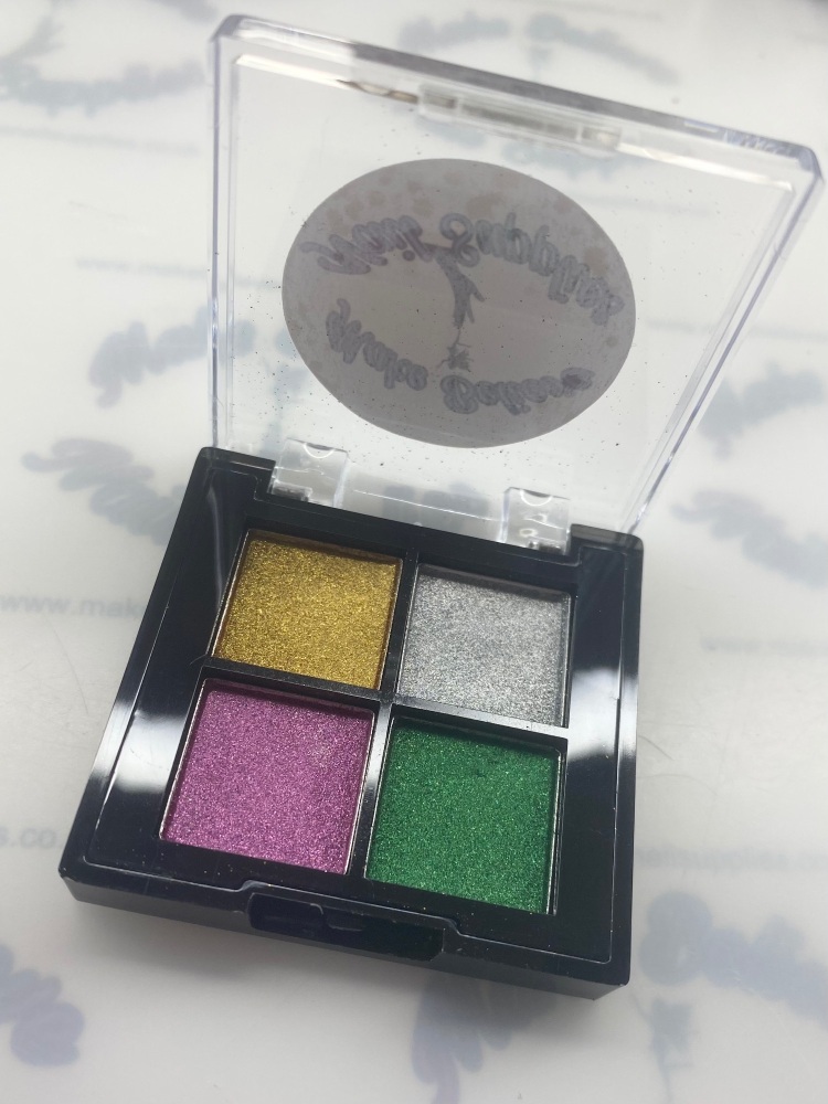 The Dreamland Holo Chrome palette