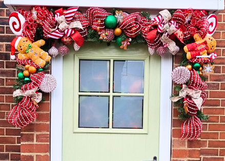 Gingerbread & Candy cane 9FT Garland