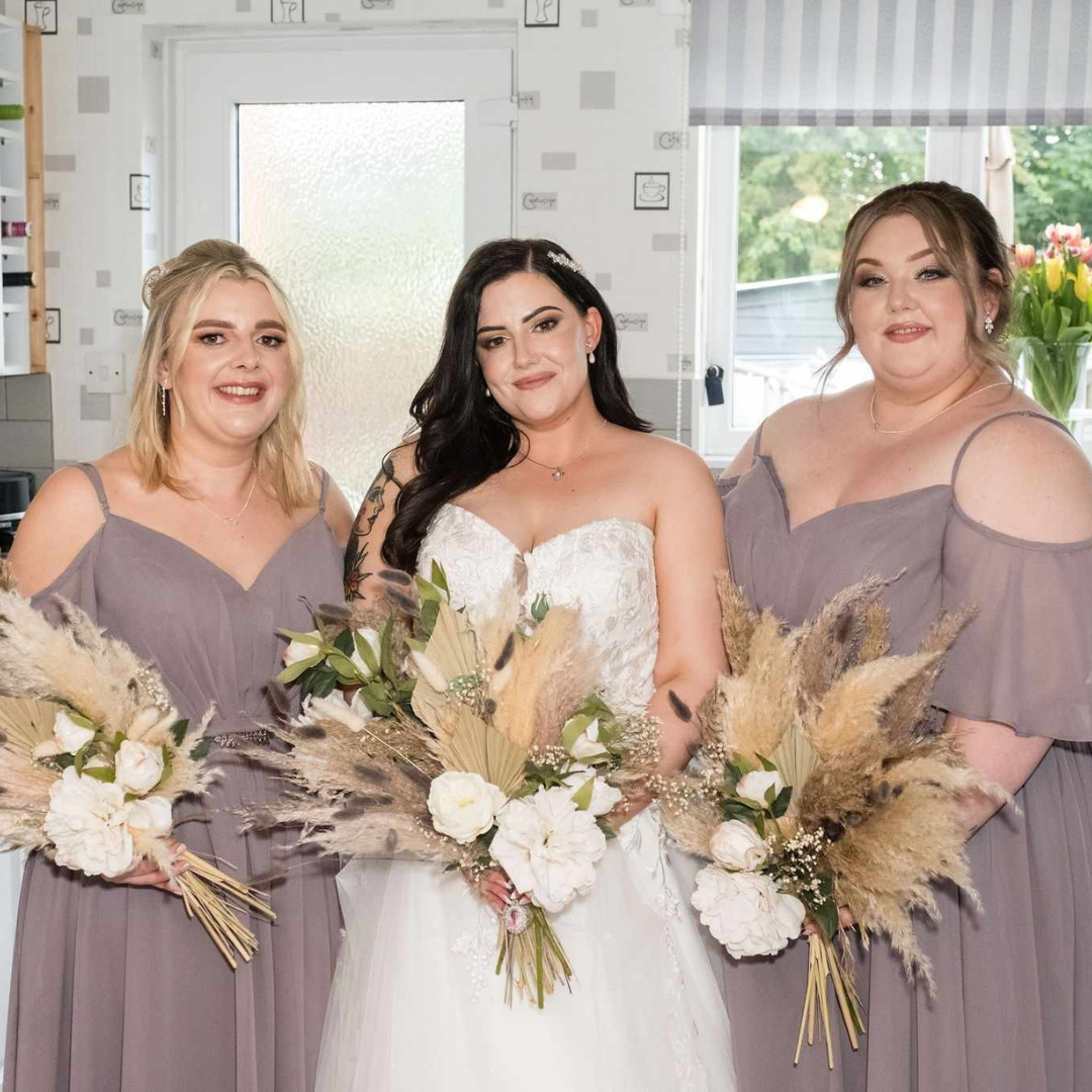 pampas grass bridal bouquet, and matching bridesmaid bouquets
