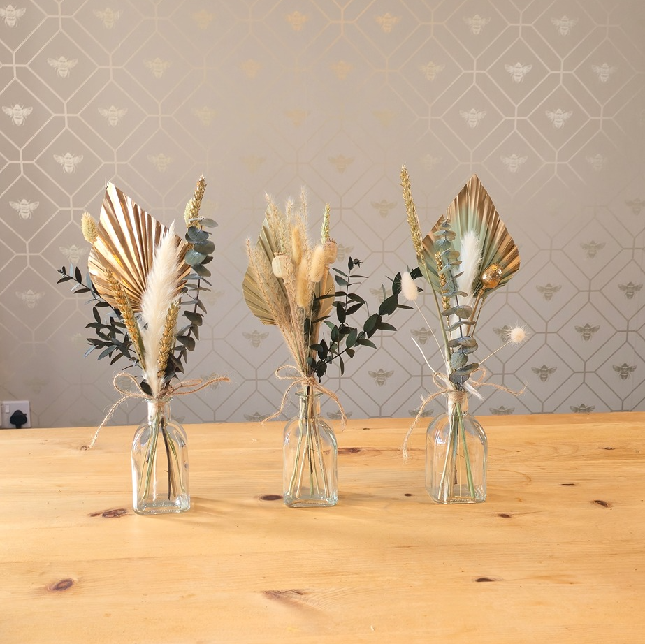 dried palm vase decoration, gold palm, small pampas arrangement
