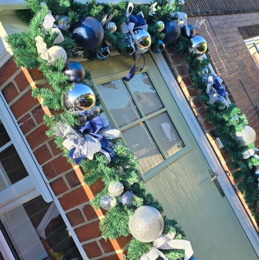 Bauble Christmas Door Garland