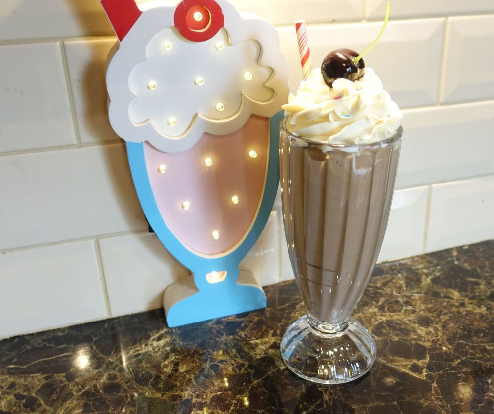 Chocolate_Fake_American_Diner_Shake9