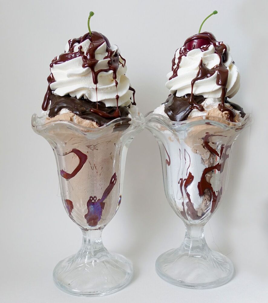 fake-classic-chocolate-sundae-3
