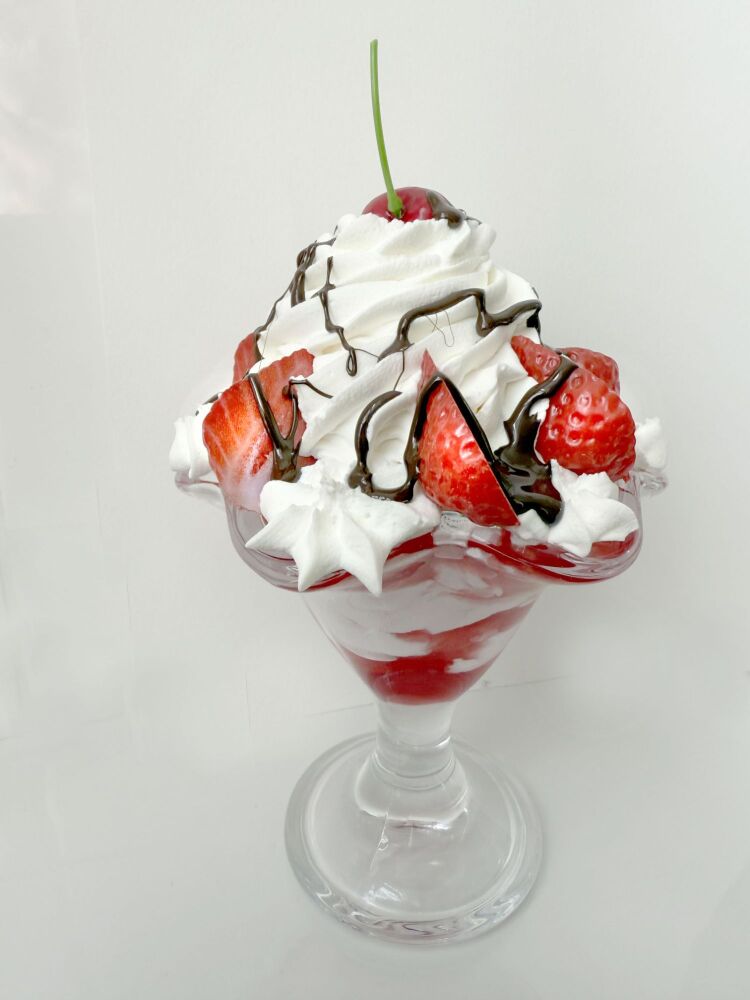 strawberry-Sundae-fake-food-9