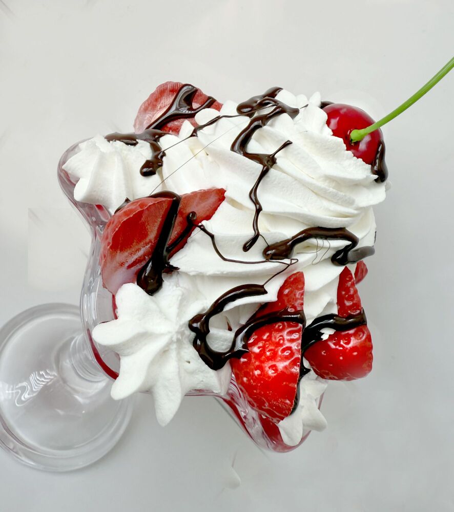 strawberry-Sundae-fake-food-8