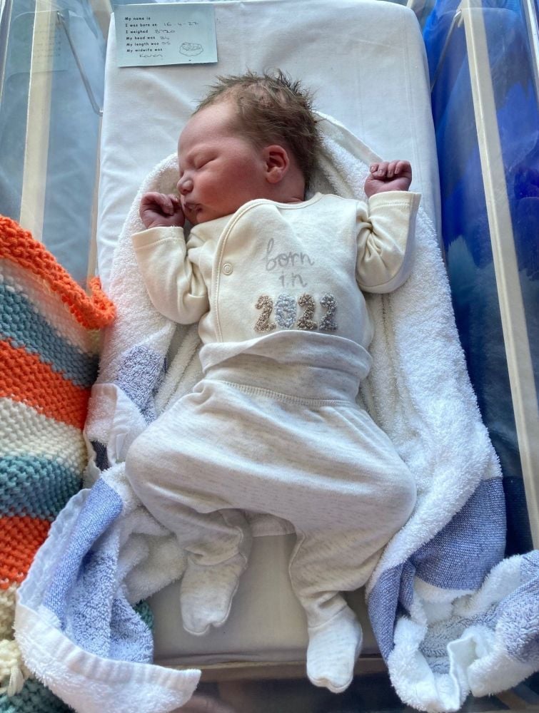 newborn-baby-darent-valley-hospital-hypnobirth-born-in-2022