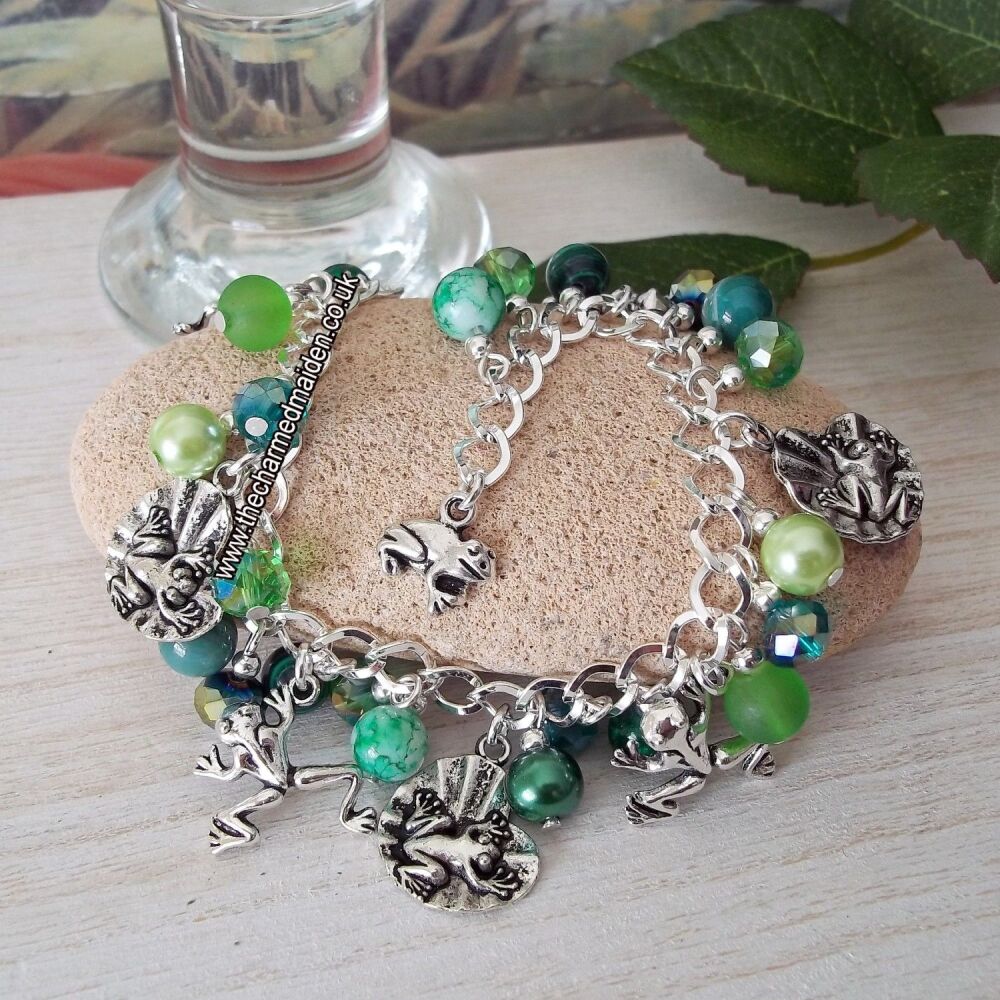 Green Frog Charm Bracelet with Agate Gemstone & Glass Beads