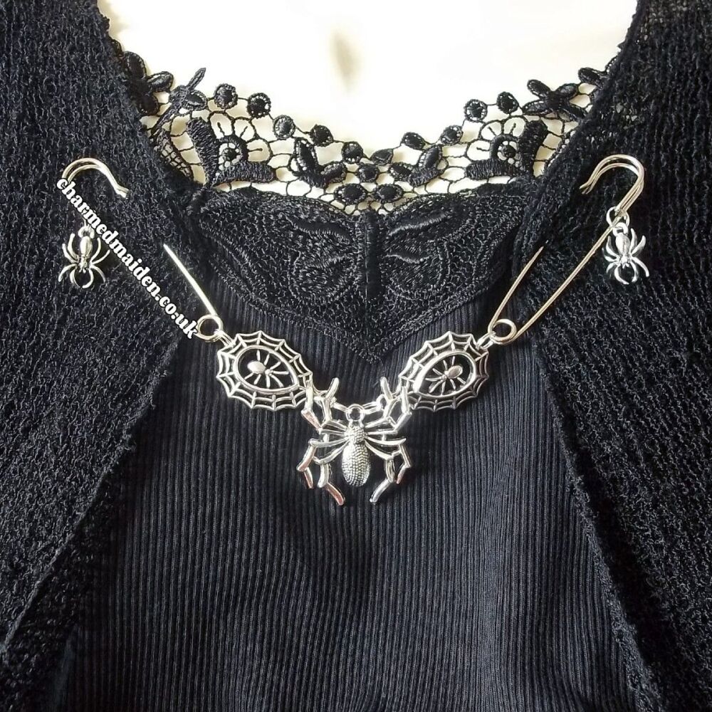 Cloak Fasteners, Cape Pins & Clasps - Medieval Tudor & Renaissance Girdle  Belts, Wedding & Handfasting Headpieces, Pagan Wiccan Elven & Fairycore  Jewellery & Accessories