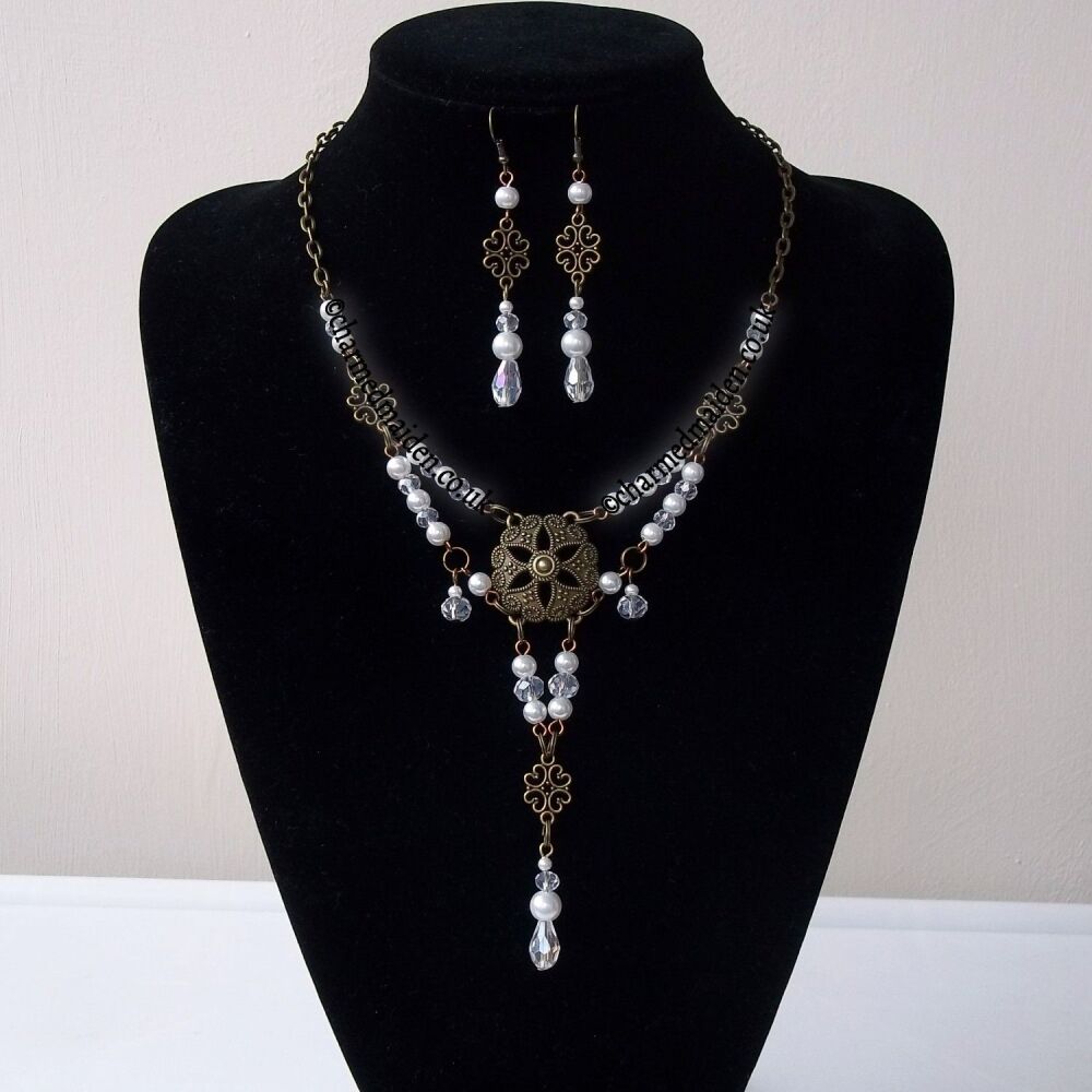 Medieval Pearl Necklace