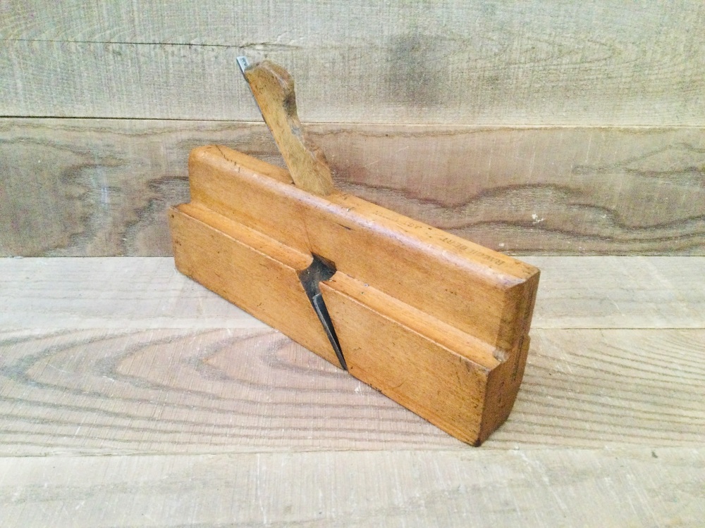 Antique English Beech 1.1/16” Hollow Moulding Plane