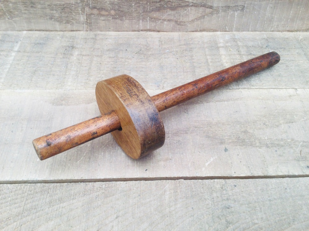 Vintage Carpentry Oval Beech Marking Gauge