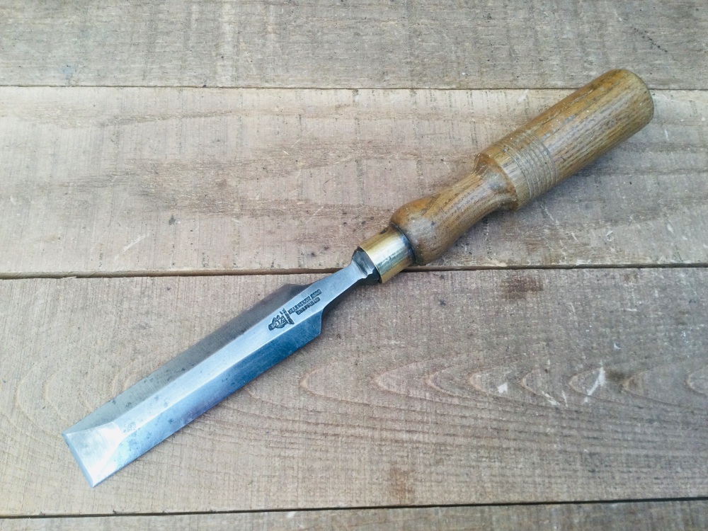 Vintage 1” Hearnshaw John Bull Bevel Chisel