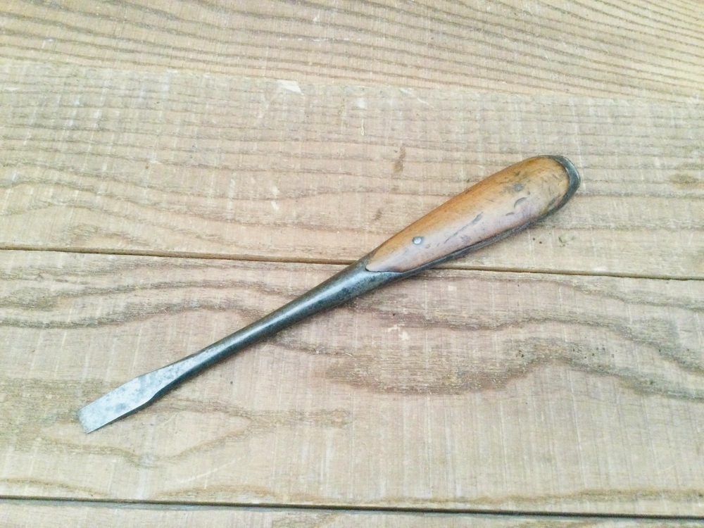 Vintage Perfect Pattern Screwdriver 8 3/4”