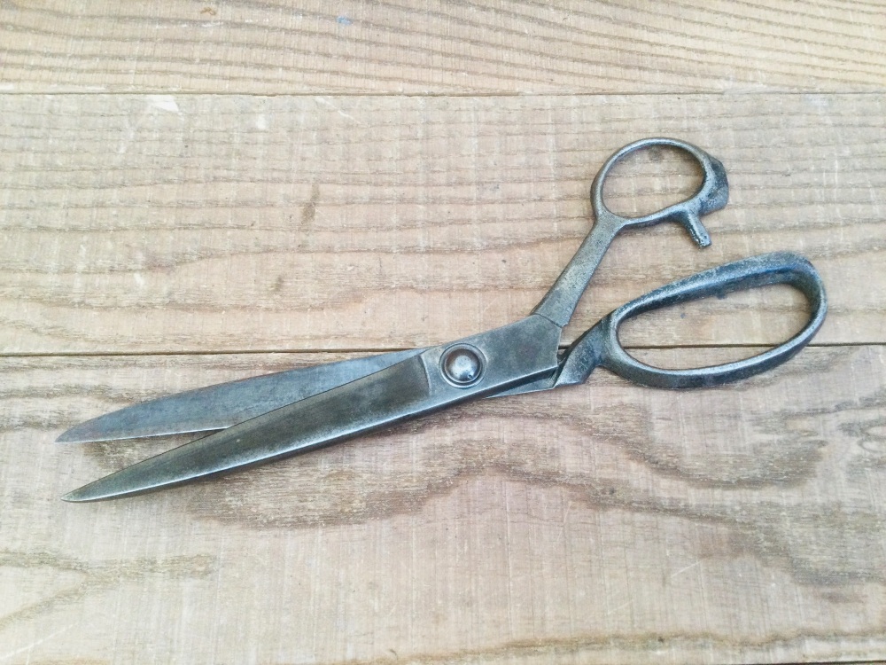 Vintage Taylors Sewing Scissors Dressmakers Shears Tool