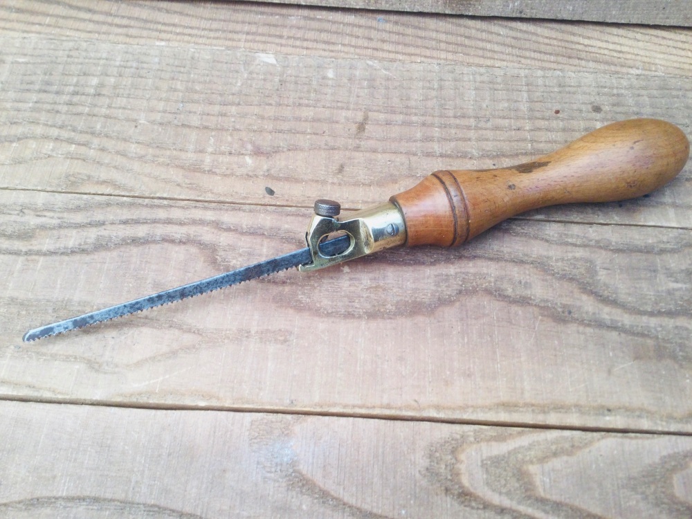 Vintage Brass Fitted Lock Tooth Beech Carpentry Pad Saw