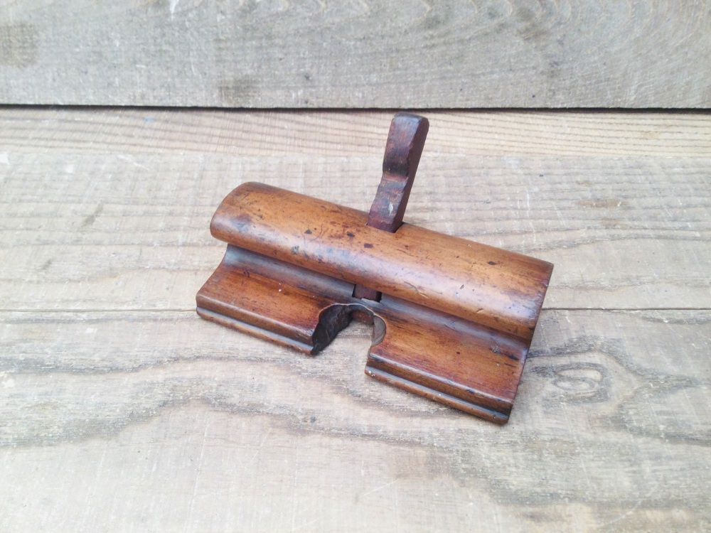 Vintage Small Carpentry Hand Router Plane Issac Sorby 3/16” Iron