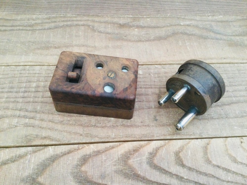 Vintage Bakelite Rectangle Socket & Brass Fitted GAC Round Plug