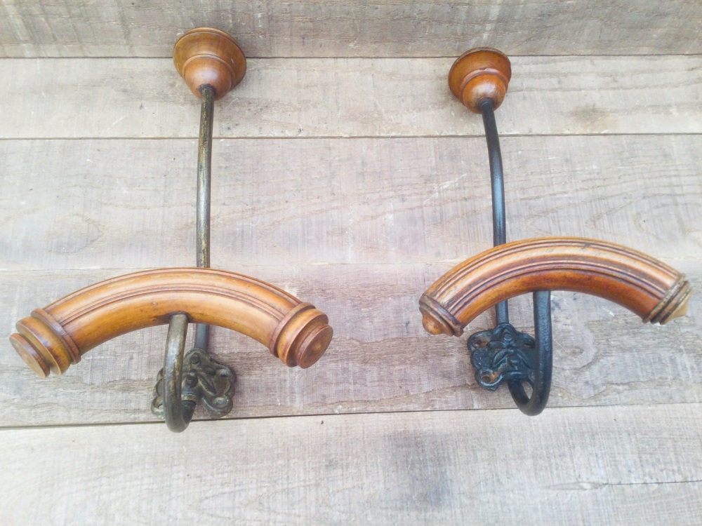 Vintage Door Hat & Coat Hook Cast Iron & Boxwood