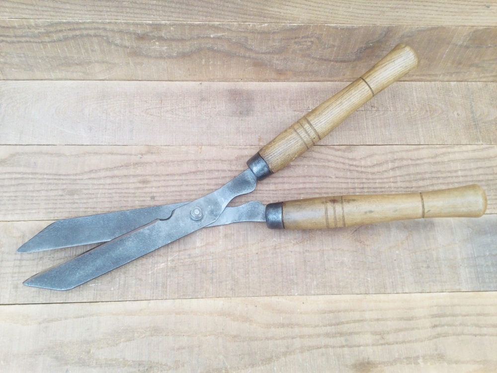 Vintage Gardeners Cast Steel Hedge Trimming Shears