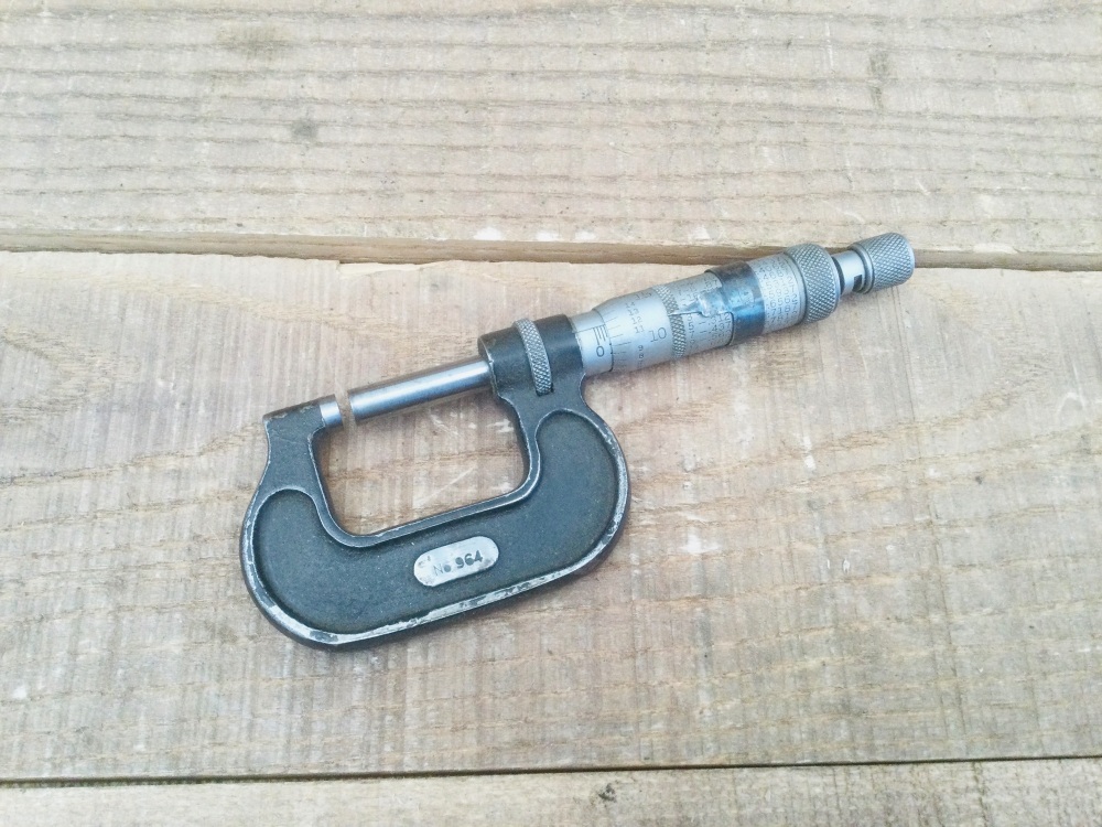 Vintage No. 964 Moore & Wright 0 – 1” Imperial Micrometer