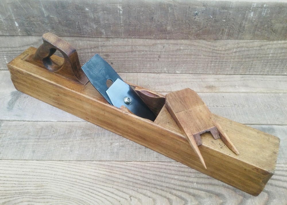 Vintage Beechwood 22” Jointer Plane Hearnshaw Brothers Sheffield 2.1/2” Cutter