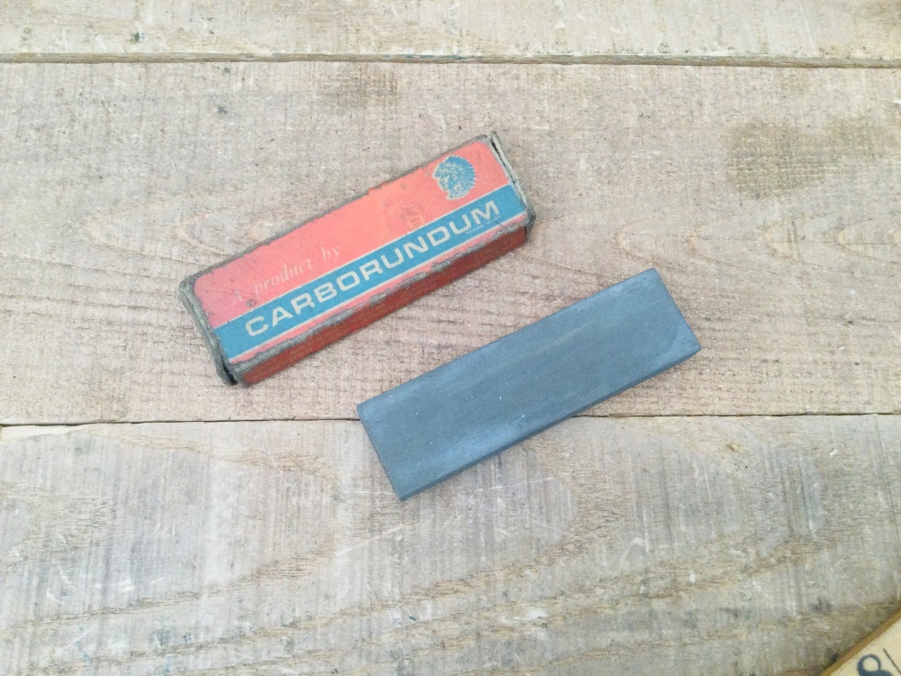 Vintage Carborundum No.149 Pocket Hone Sharpening Stone