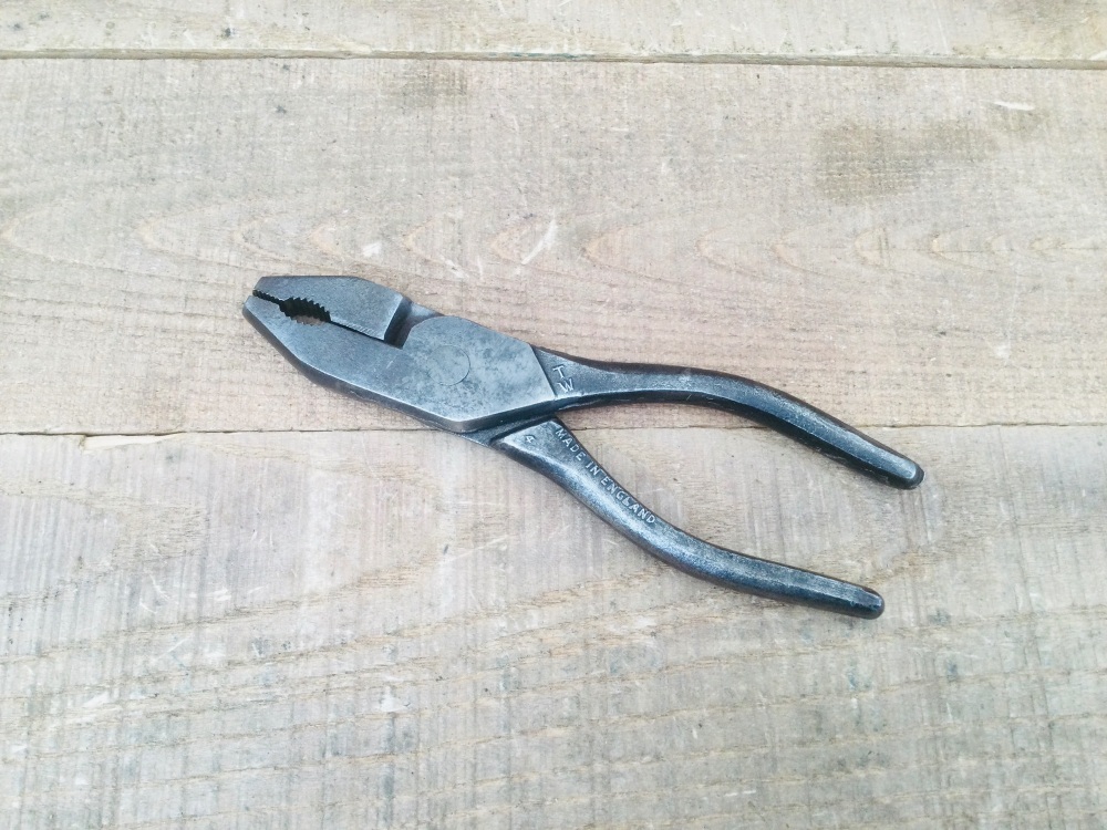 Vintage TW Made In England 6” Pliers