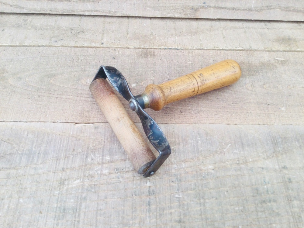 Vintage Hand Printing / Photographry Dark Room Beechwood Roller