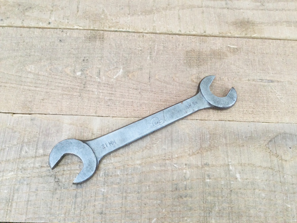 Snail Brand Large Open Ended  Metric Spanner - 21mm x 19mm