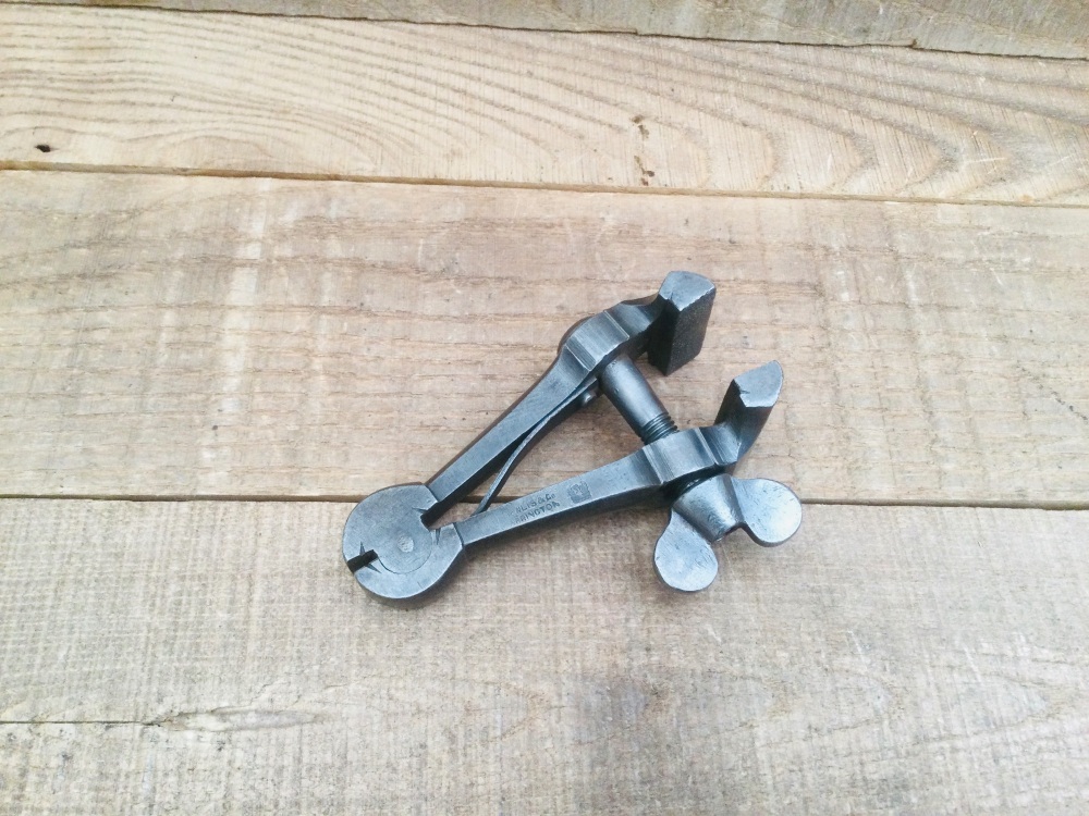 Vintage Thewlis & Co Warrington Hand Vice 1 &acirc;&rdquo; Jaw