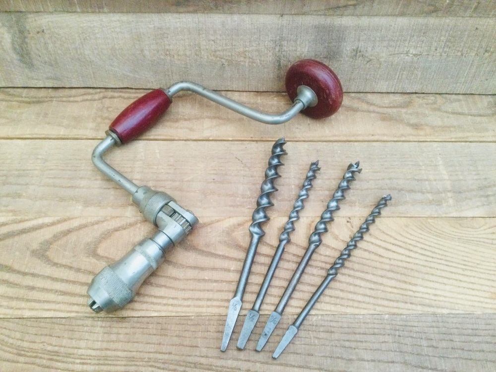 Vintage Carpentry Ratchet Brace 10&rdquo; Sweep & Four Drill Bits