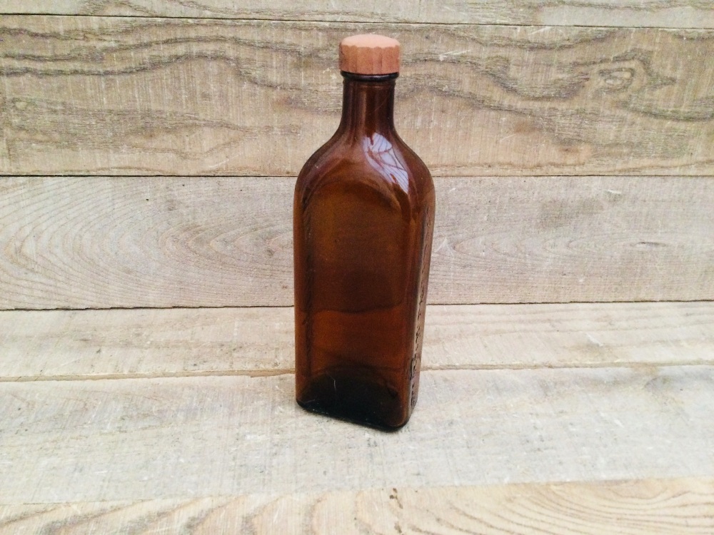 Vintage Allen & Hanburys Pharmaceutical Amber Glass Bottle & Bakelite Top