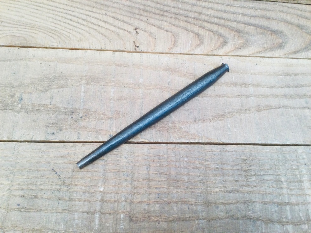 Vintage Engineers 1/4&rdquo; Round Tapered Drift / Flat Punch 7&rdquo; Length