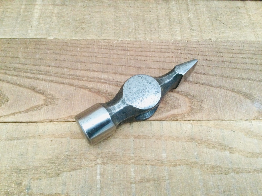 Vintage British GPO 16oz Cross Pein Hammer Head
