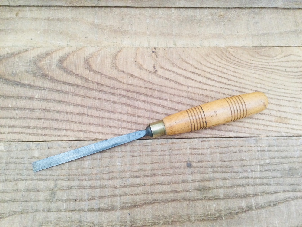 Henry Taylor 3/8&rdquo; Shallow Sweep Straight Carving Gouge