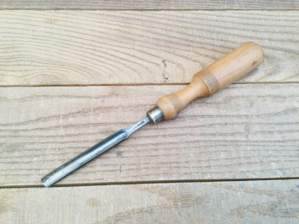 Vintage Cast Steel &acirc;&ldquo; Gouge Chisel
