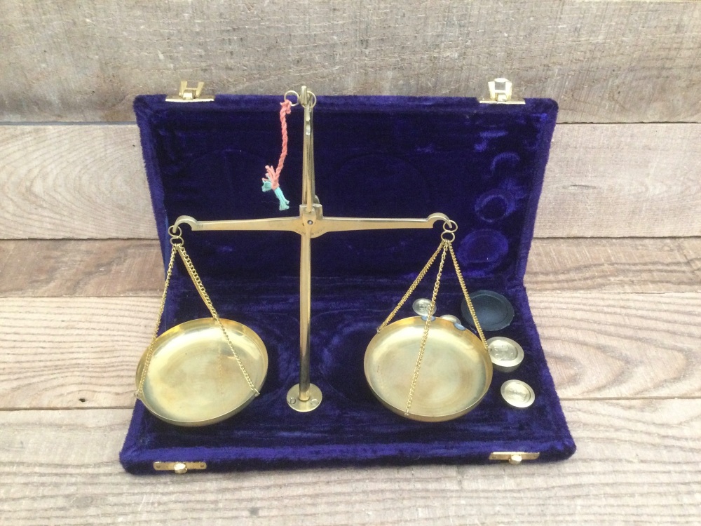 Vintage Travel Chemist Apothecary Chemist&rsquo;s Brass Balance Scales Set