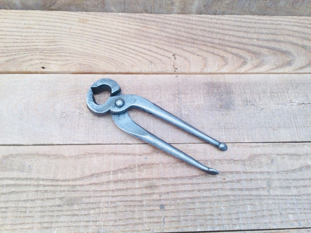 Vintage 7&rdquo; Elliott Lucas Cast Steel Ball & Claw Upholstery Pincers