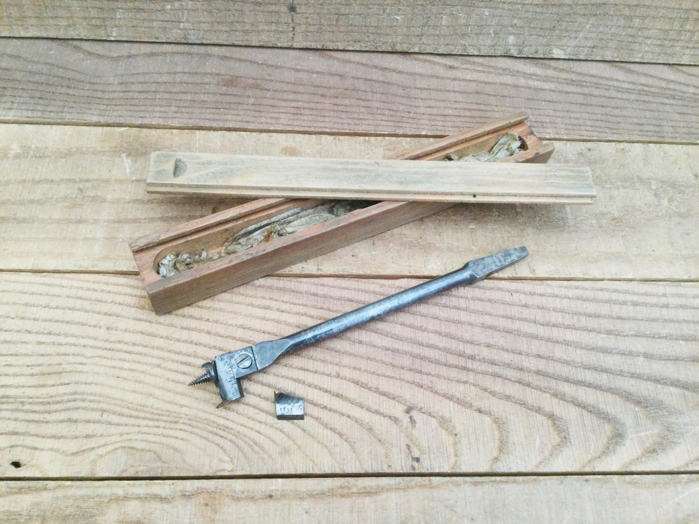 Vintage William Ridgeway Expanding Brace Bit & Two Cutters