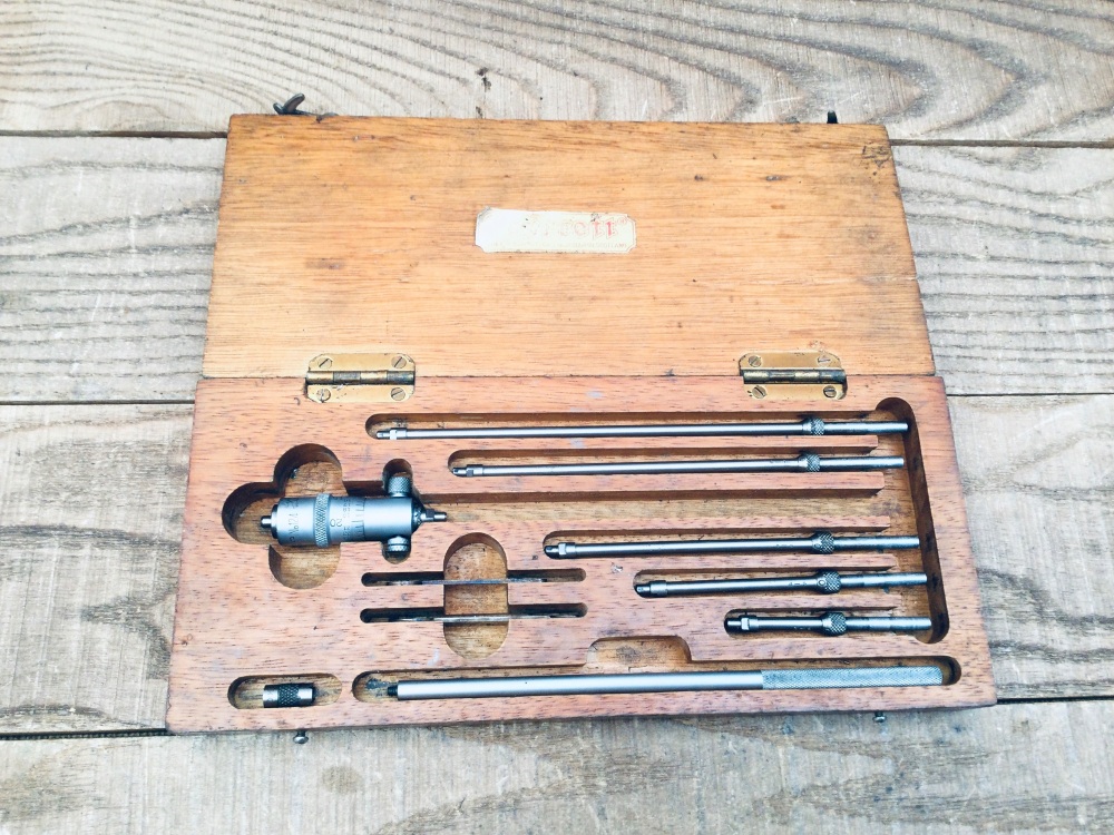Vintage L.S. Starrett No. 124 Internal Micrometer 2" - 8"