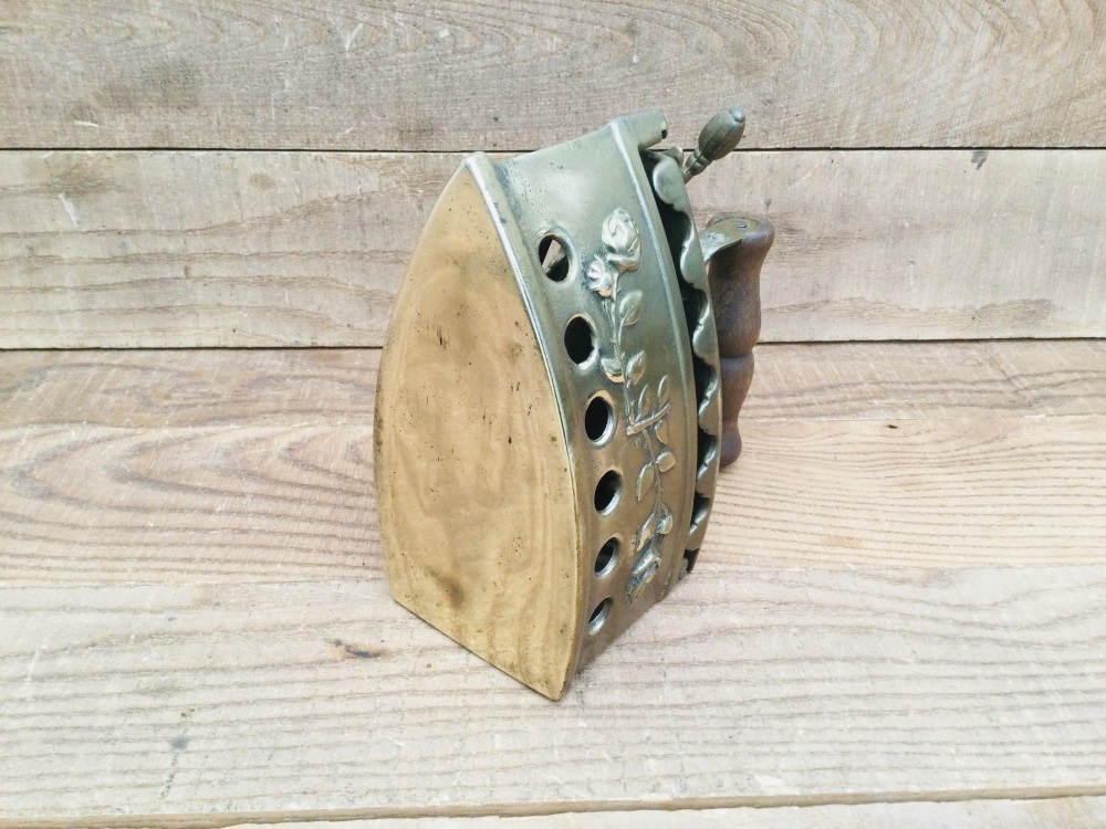 Decorative Brass Charcoal Flat Iron