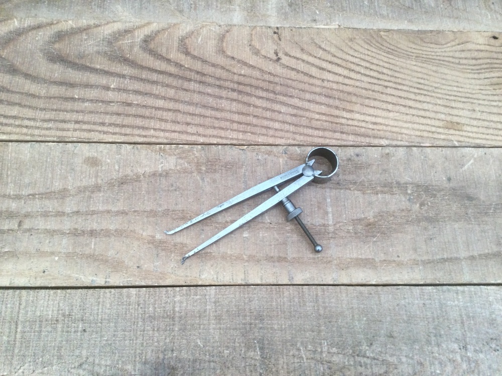 Moore & Wright Sheffield 4 &acirc;&rdquo; Inside Steel Spring Dividers