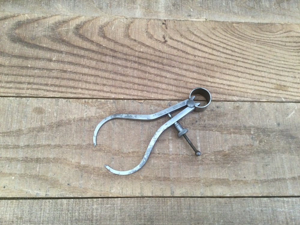 Moore & Wright Sheffield 4 &acirc;&rdquo; Steel Spring Outside Calipers