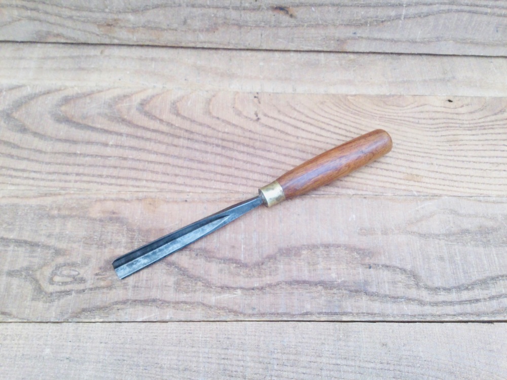 Vintage No 4 Straight Wood Carving V Parting Chisel
